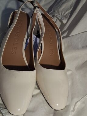AEROSOLES Cream Patent Thick Heel